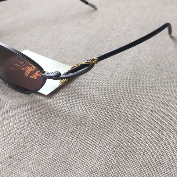 💥LAST NWOT [MCM] Authentic Retro Tiny Sunglasses - Picture 5 of 6